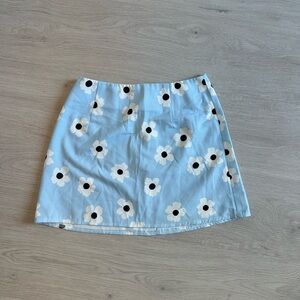 Floral mid waist mini skirt